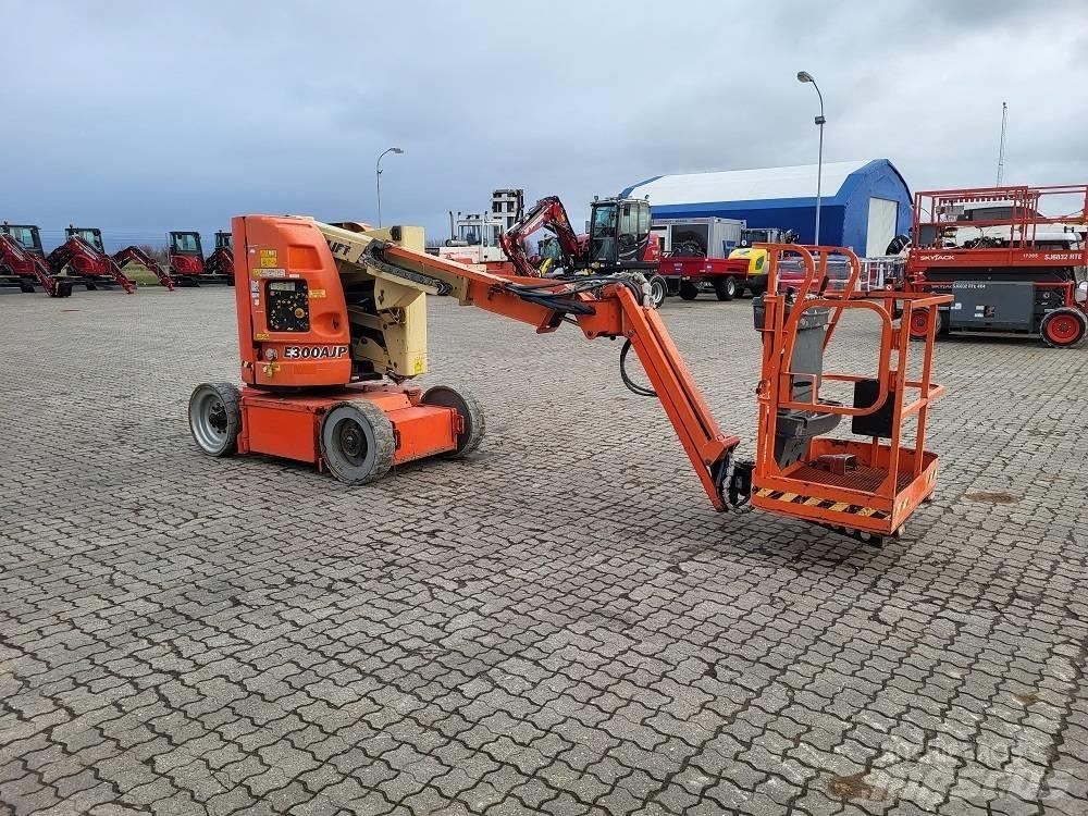 JLG E 300 AJP 관절형 전동이동 리프트