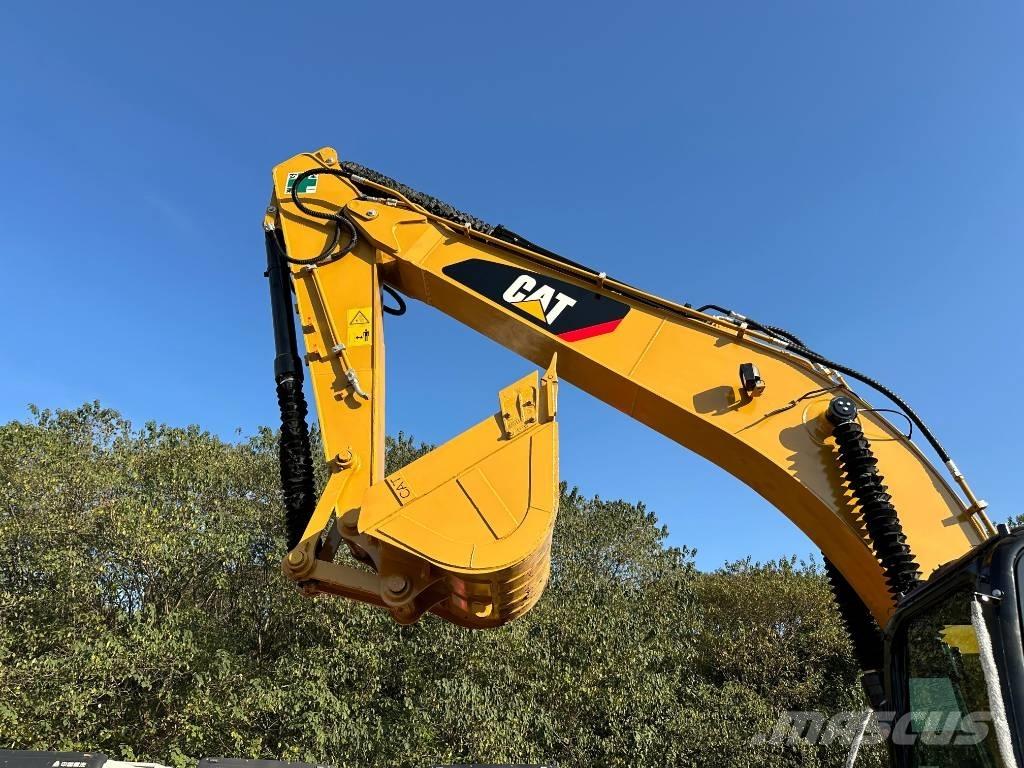 CAT 320 D L 대형 굴삭기 29톤 이상