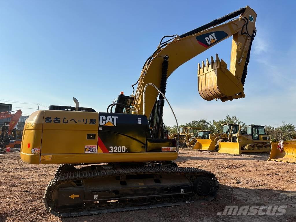 CAT 320 D L 대형 굴삭기 29톤 이상