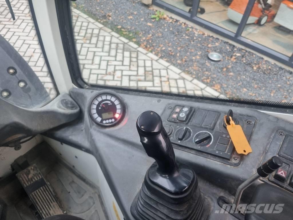 Liebherr l506c  휠로우더