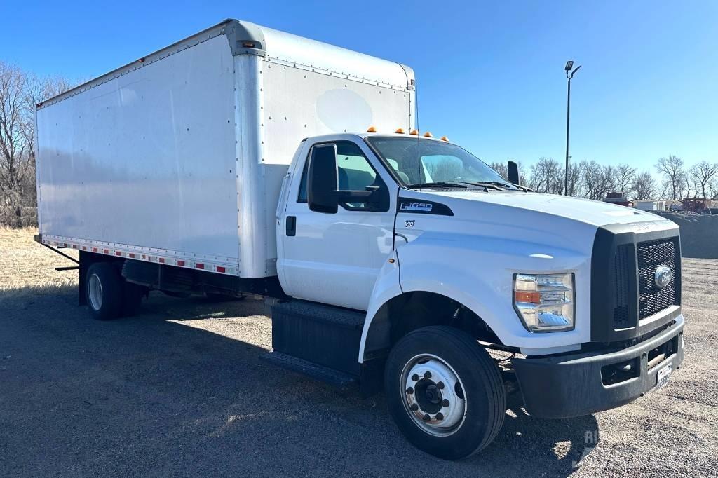 Ford F 650 탑차 트럭