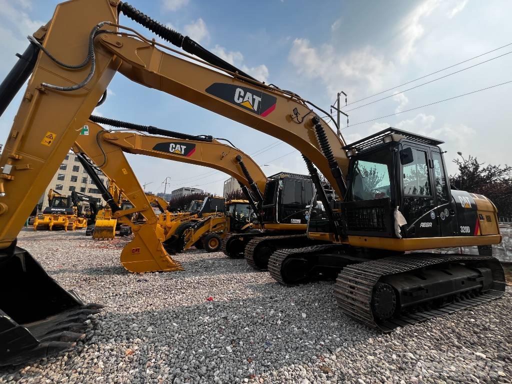 CAT 320 D 대형 굴삭기 29톤 이상