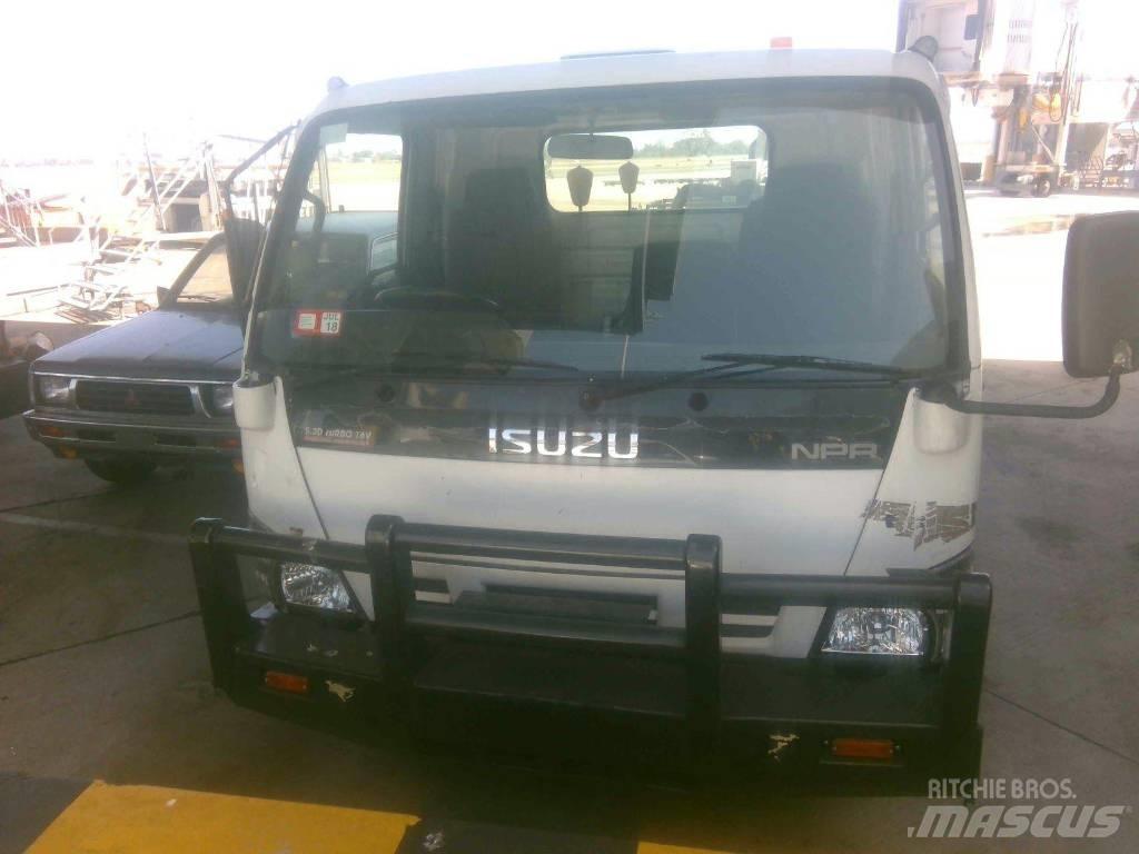 Isuzu NPR 탱커 트럭