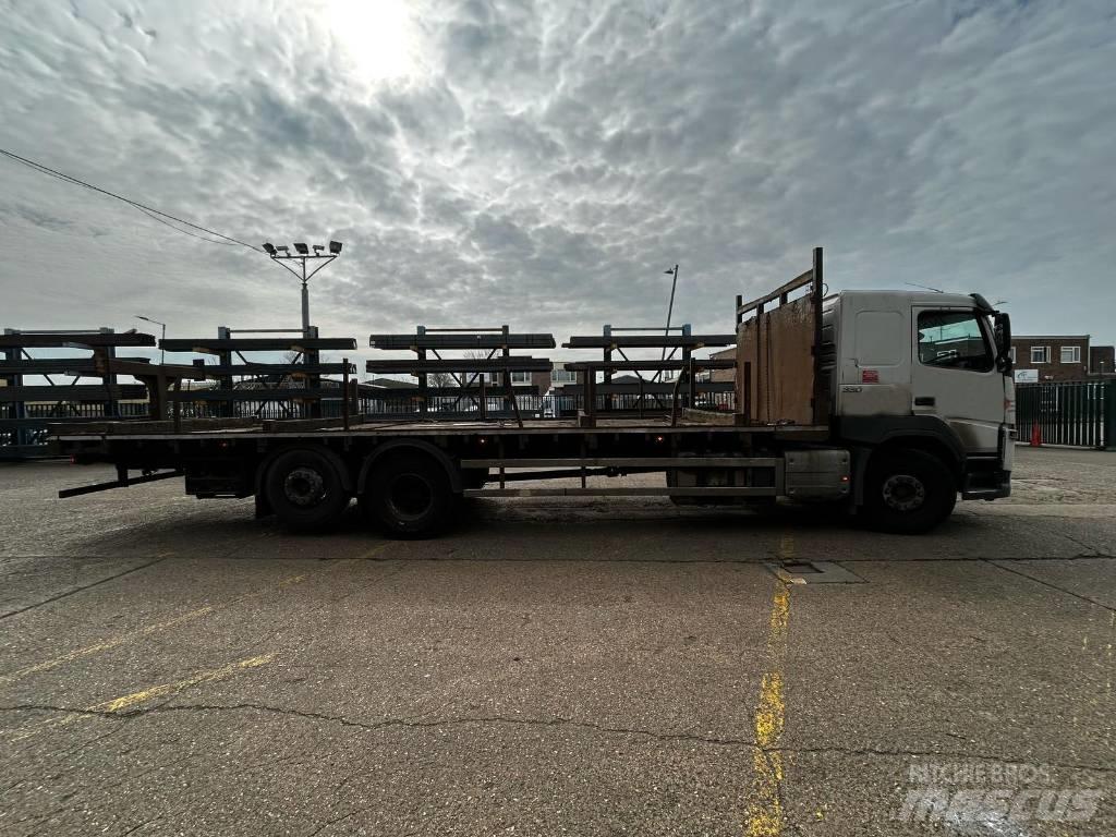Volvo FM 330 플랫베드/드롭사이드 트럭