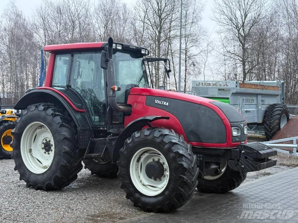 Valtra T 161 트랙터