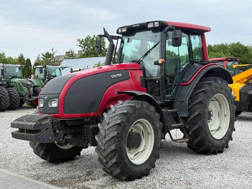 Valtra T 161 트랙터