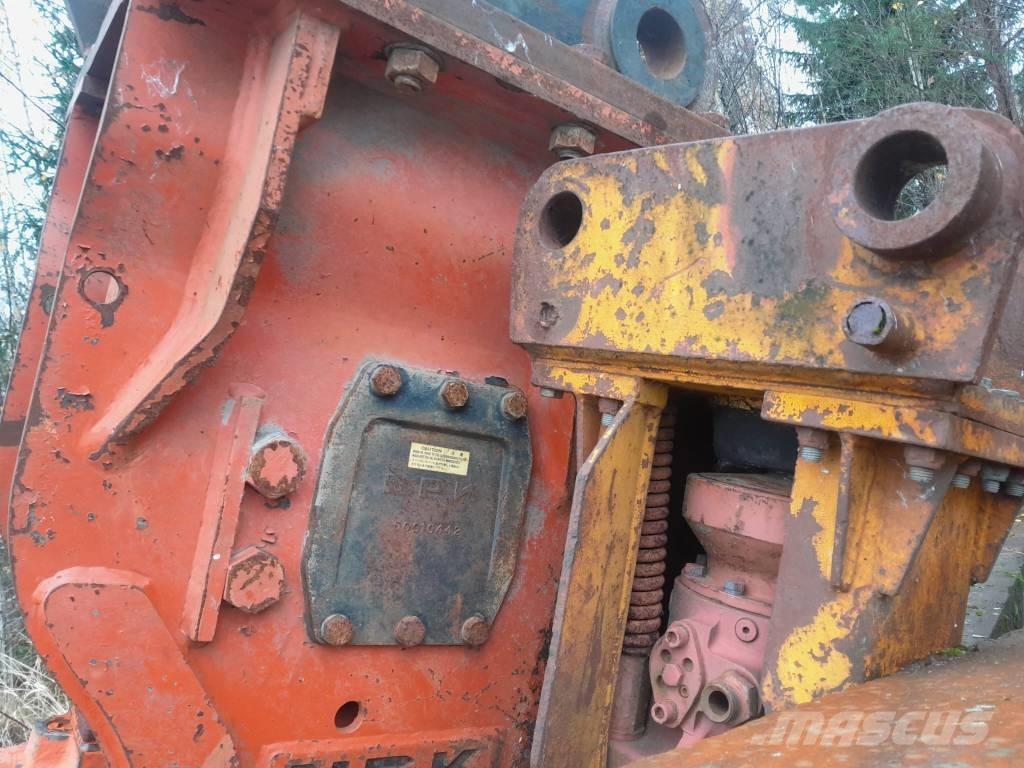 NPK E-216B 브레이커