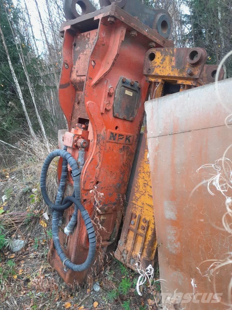 NPK E-216B 브레이커