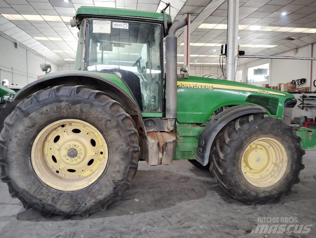 John Deere 8520 트랙터