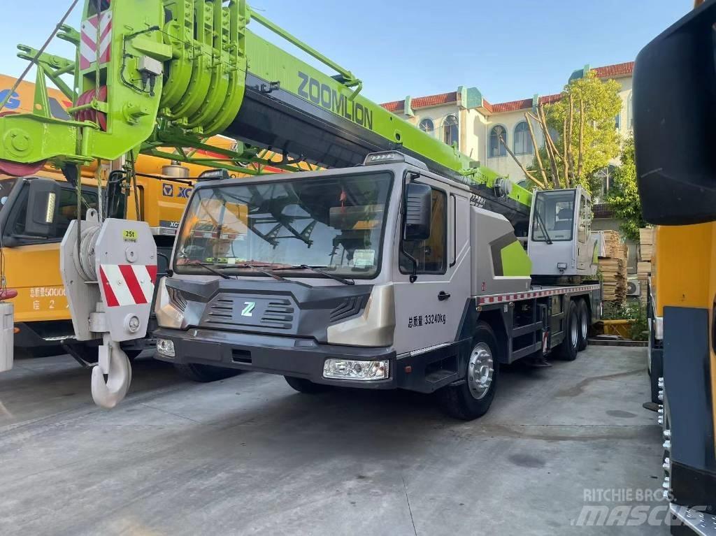 Zoomlion ZTC 251 V A/T 크레인
