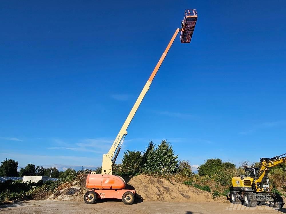 JLG 680S 견인식 전동이동 리프트