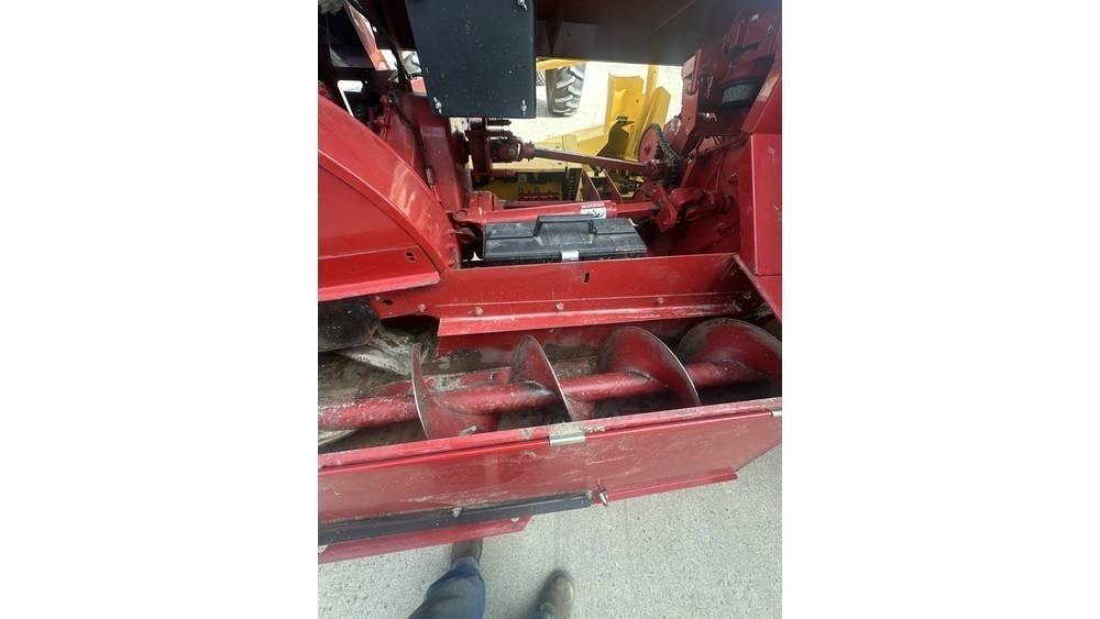 New Holland FP230 목초 수확기