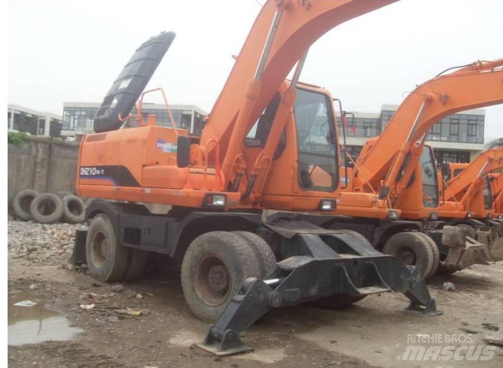Doosan DH 210 W-7  휠 굴삭기