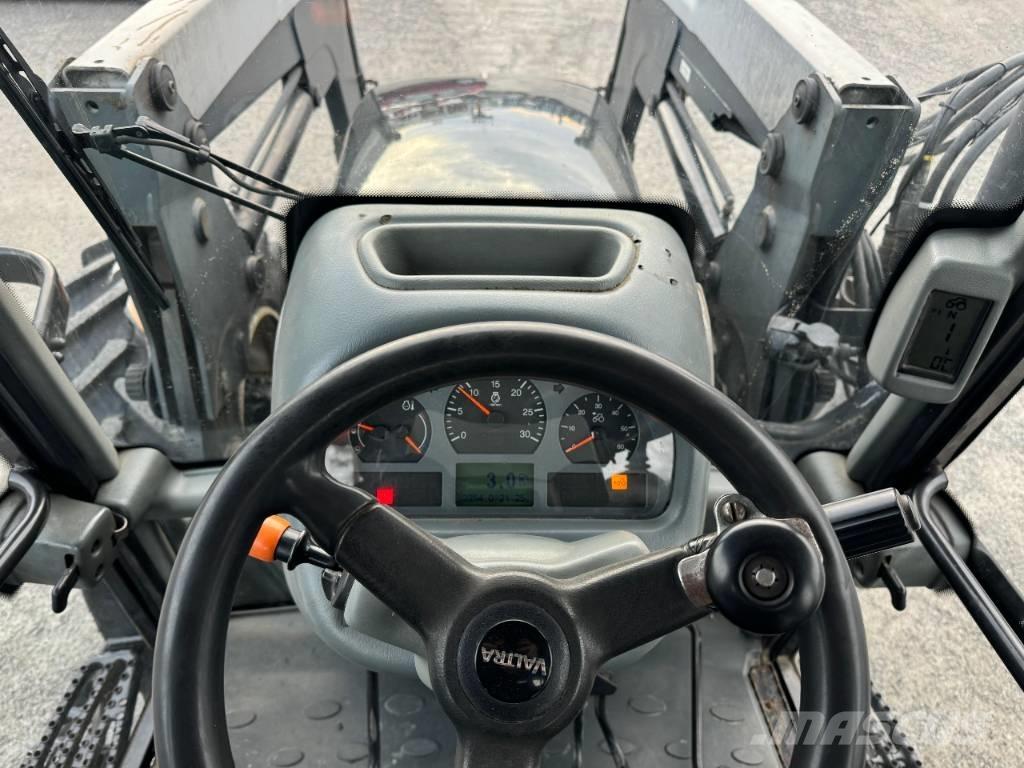 Valtra C 130 트랙터