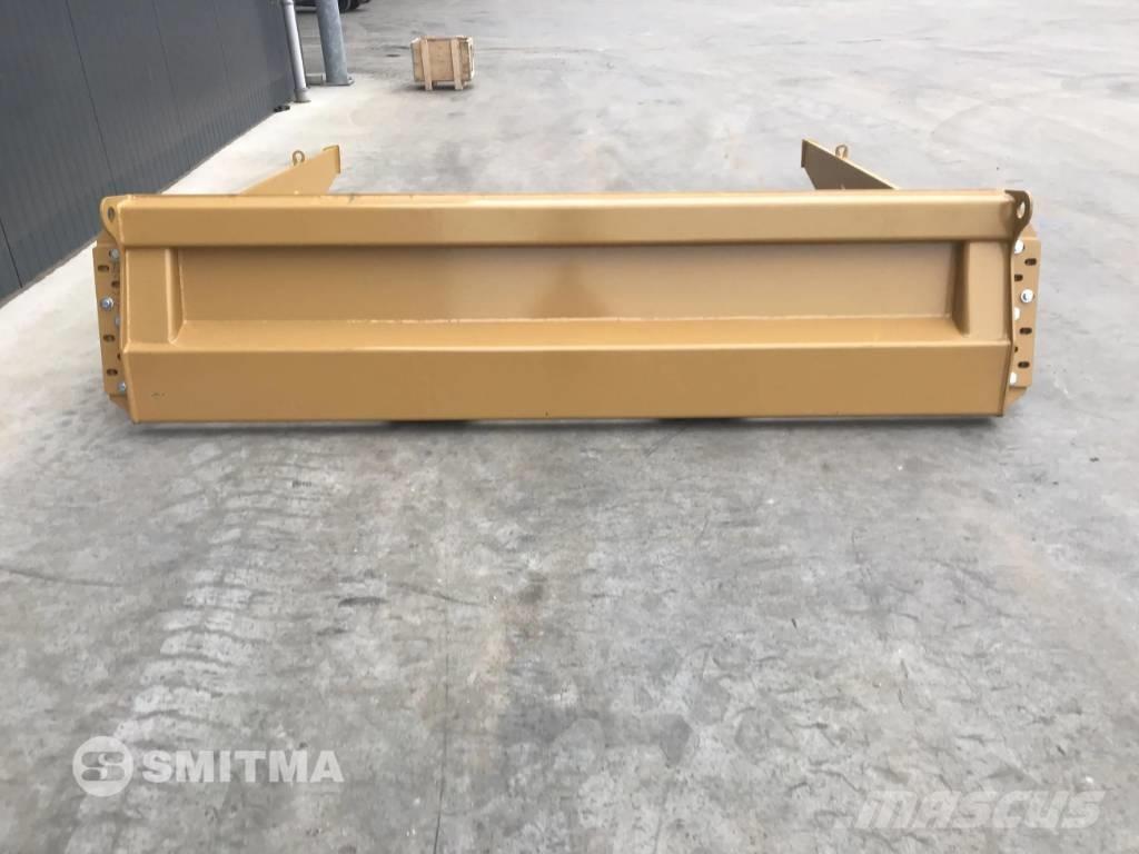 CAT 725C 테일게이트