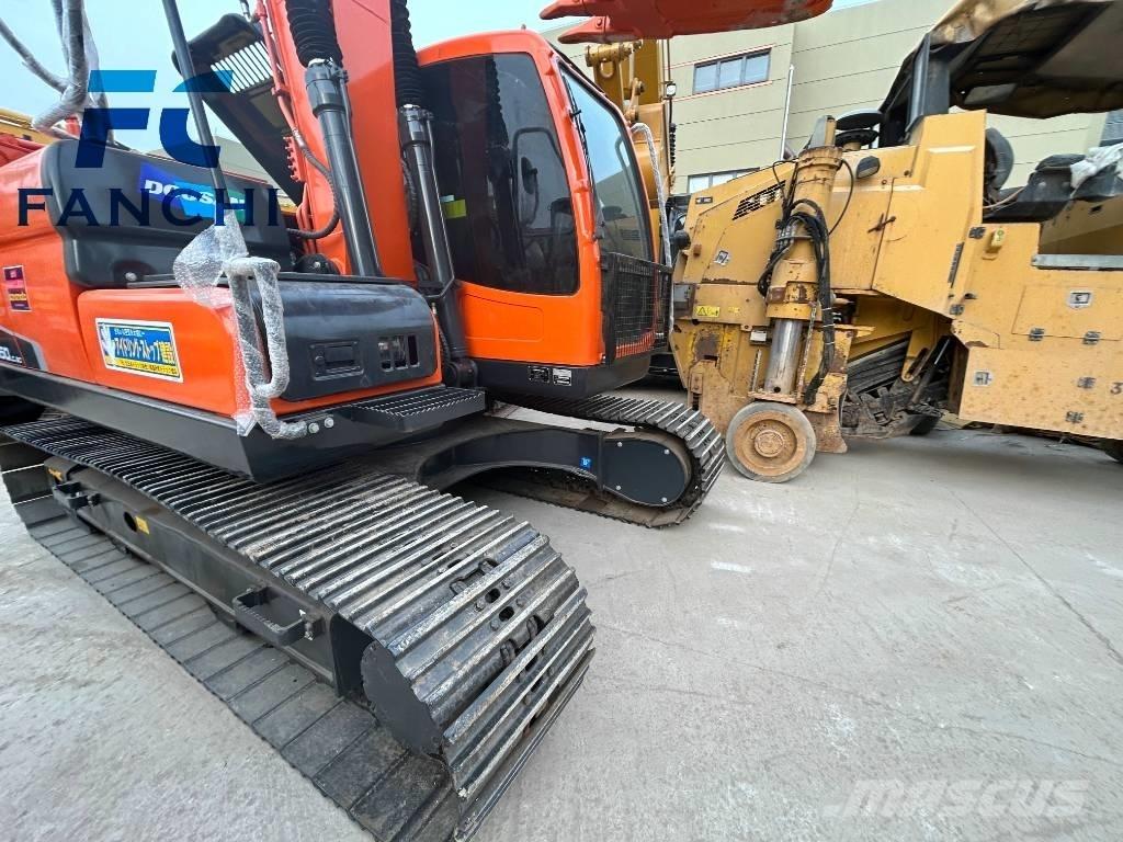 Doosan dx150 대형 굴삭기 29톤 이상