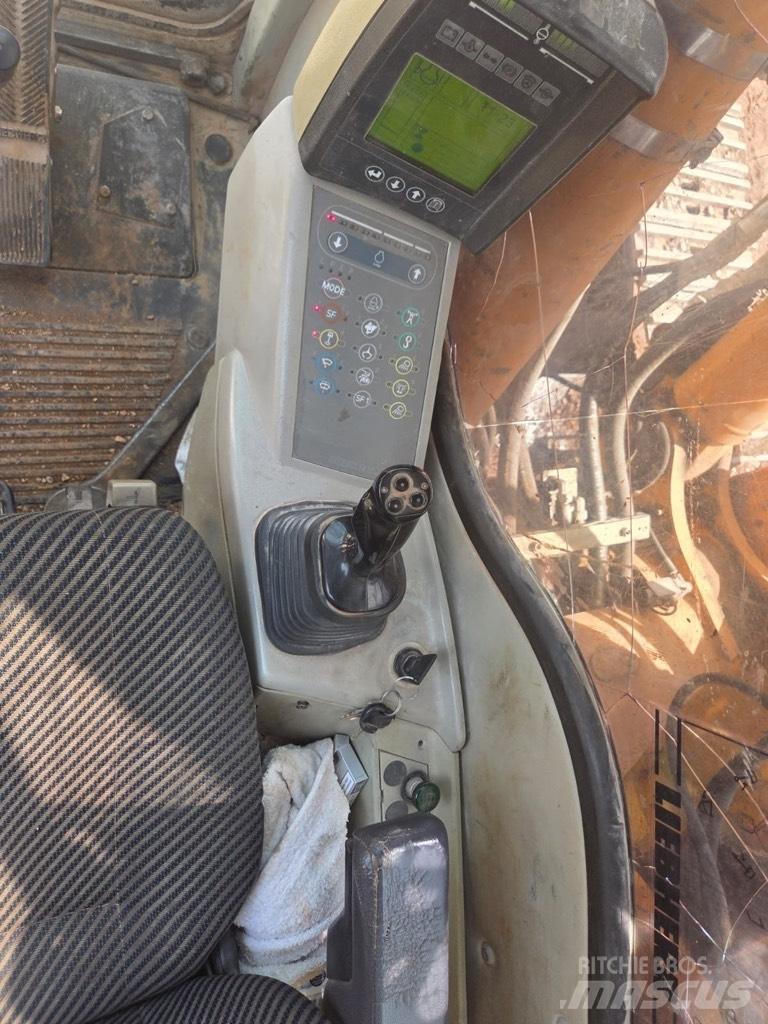 Liebherr 944 대형 굴삭기 29톤 이상