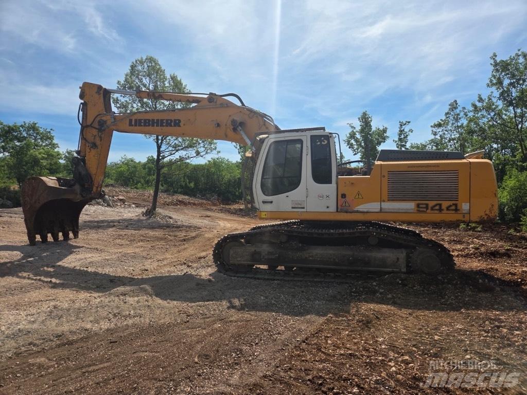 Liebherr 944 대형 굴삭기 29톤 이상