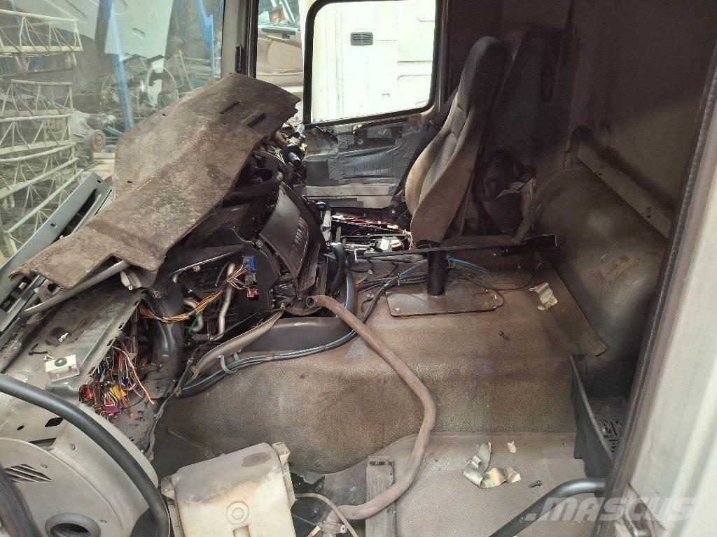 DAF CF 85.360 캐빈 및 인테리어