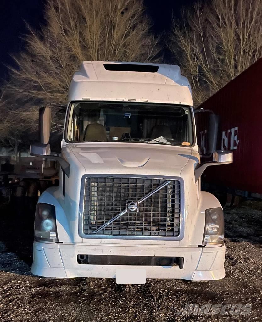 Volvo VNL 42 670 트랙터 유닛