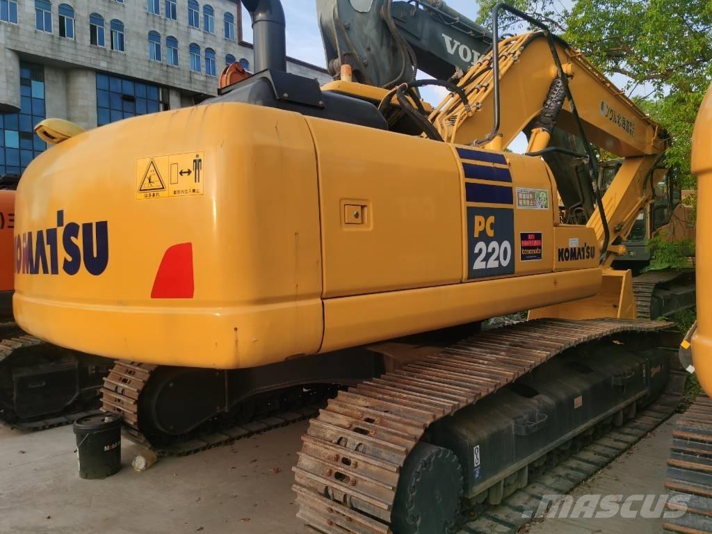 Komatsu PC 220-7 대형 굴삭기 29톤 이상