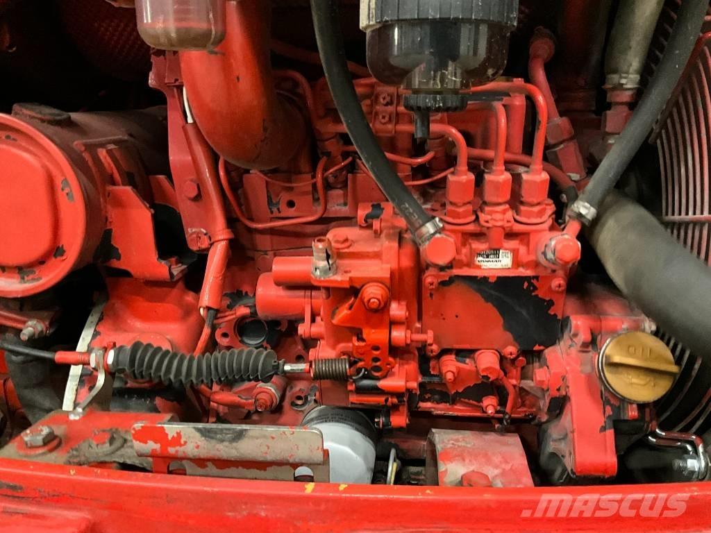 CAT 302.4 D 소형 굴삭기 7톤 미만