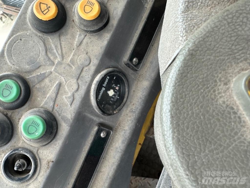 JCB 525 텔러 핸들러