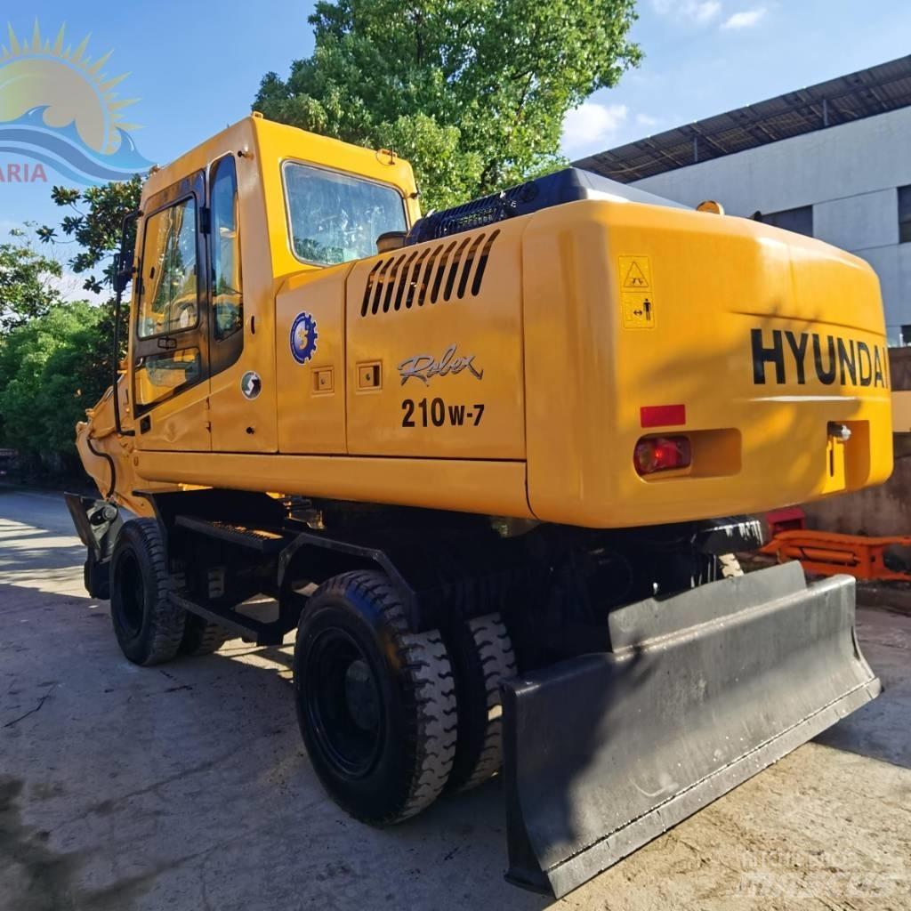 Hyundai R 210W-7  휠 굴삭기