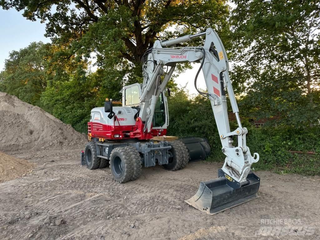 Takeuchi TB295W  휠 굴삭기
