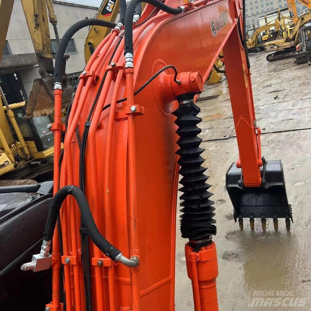 Hitachi ZX 120 대형 굴삭기 29톤 이상
