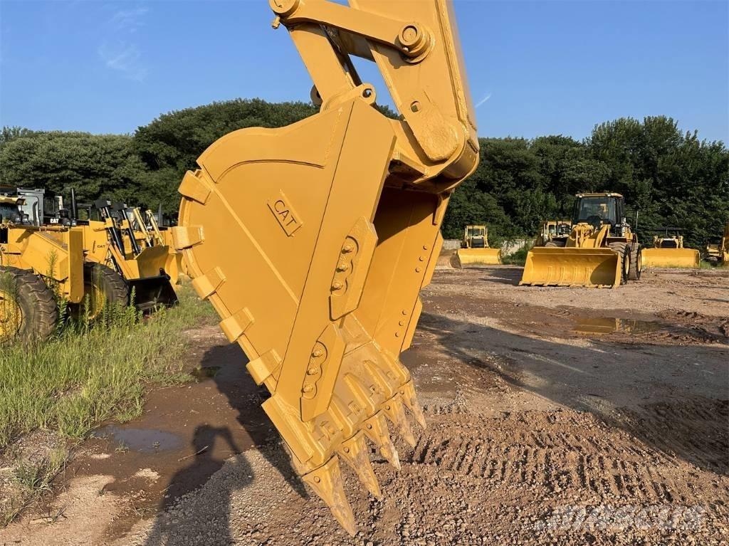 CAT 330 D L 대형 굴삭기 29톤 이상