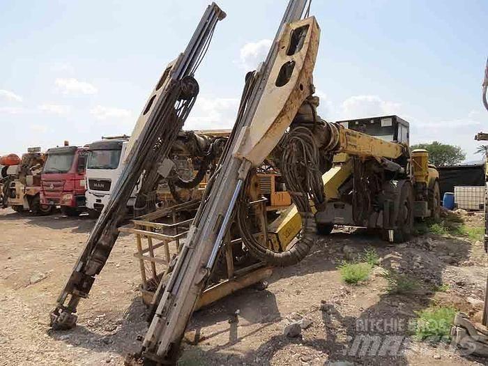 Atlas Copco E2C 도로 굴착기