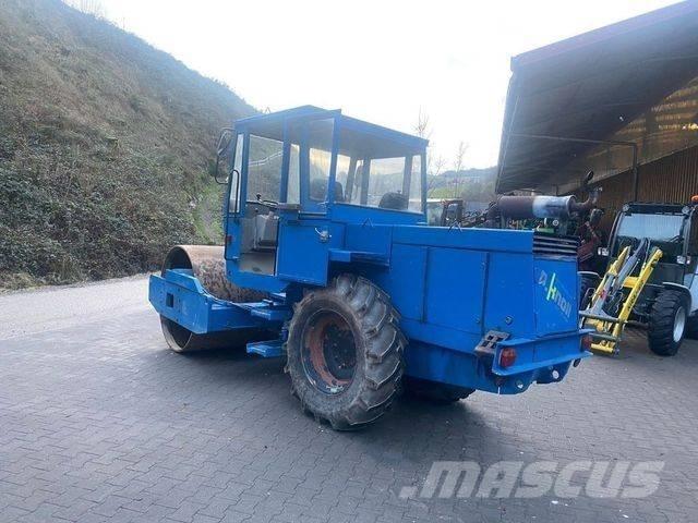 Hamm 2301-9 싱글 드럼 롤러