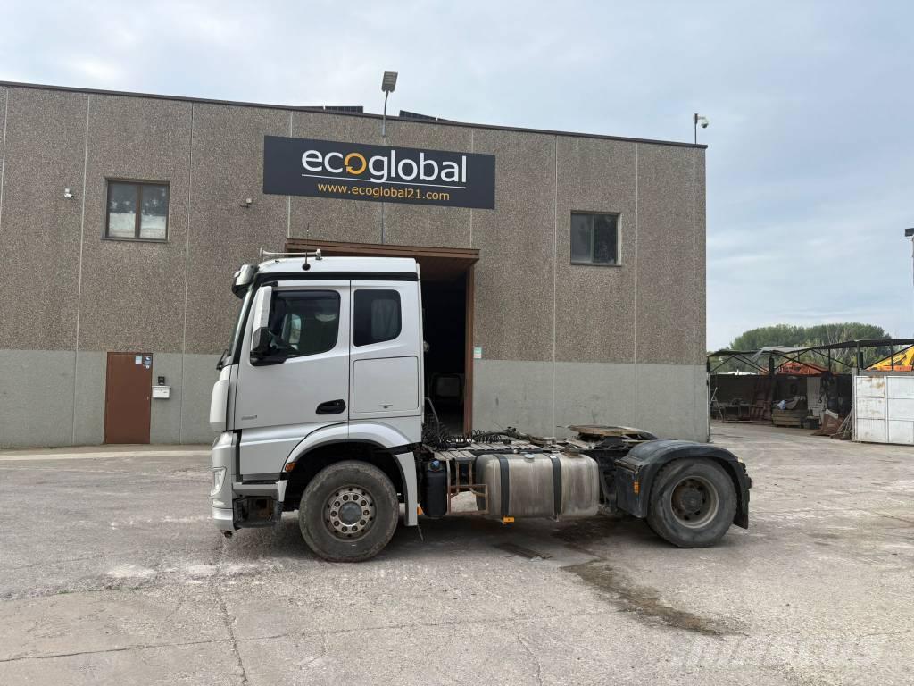 Mercedes-Benz 1851 트랙터 유닛