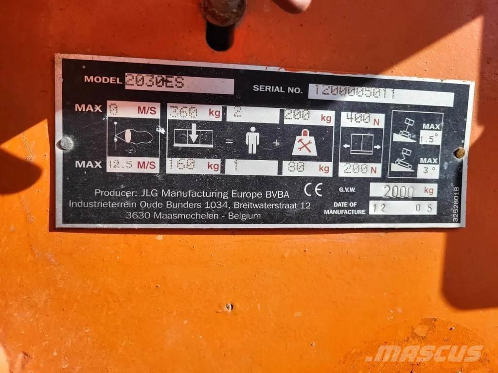 JLG 2030ES 가위형 리프트