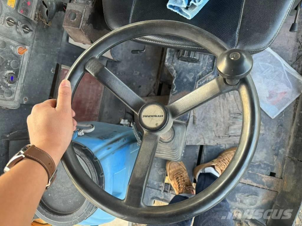 Dynapac CC422 트윈 드럼 롤러