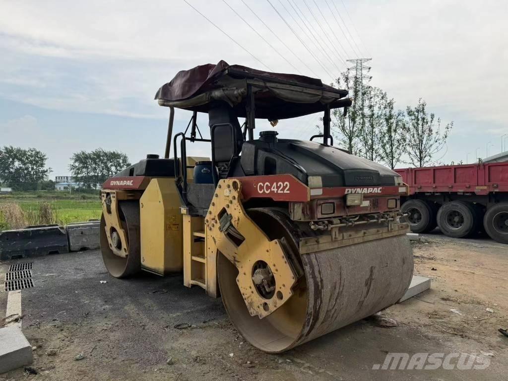 Dynapac CC422 트윈 드럼 롤러