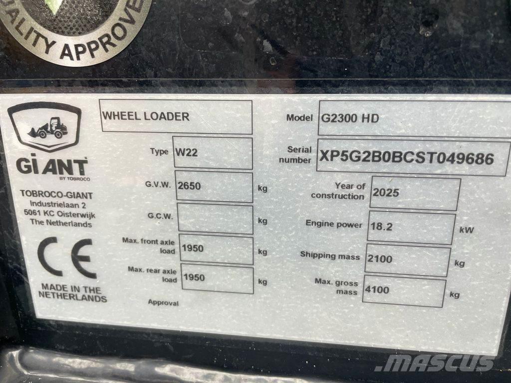 GiANT G2300 HD  휠로우더