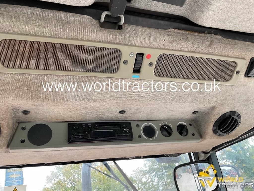 Massey Ferguson 4235 트랙터