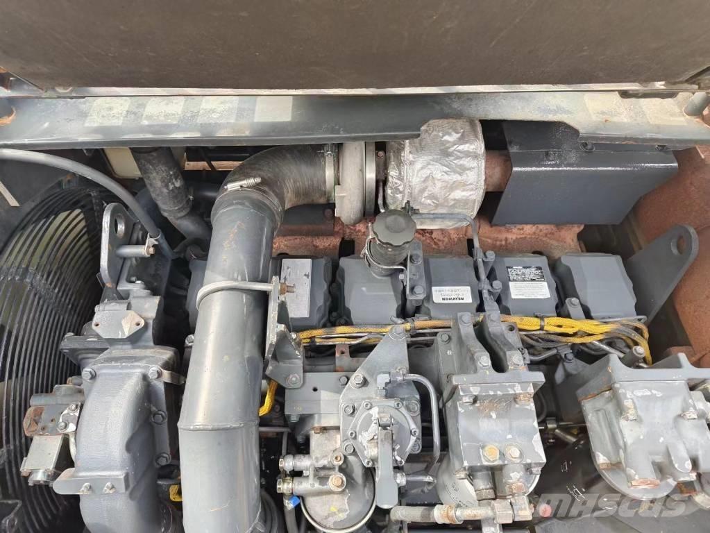 Komatsu PC 450-8 대형 굴삭기 29톤 이상