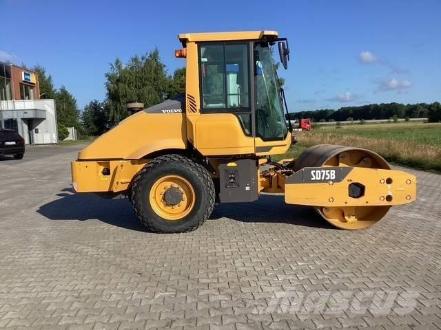 Volvo SD 75 B 싱글 드럼 롤러