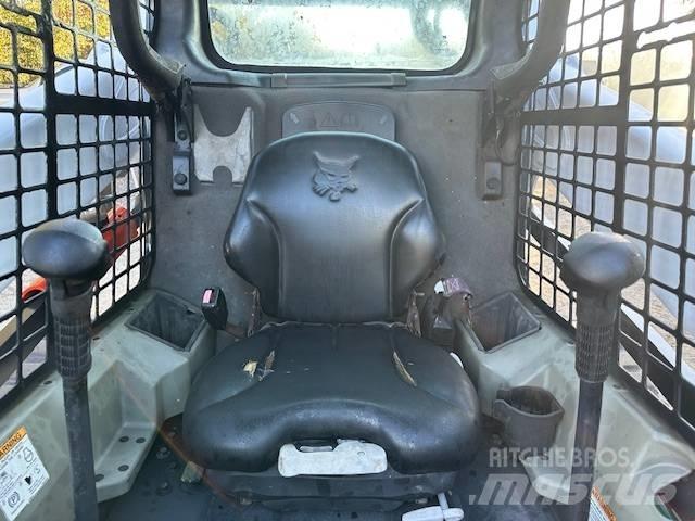 Bobcat T 590  스키드로더