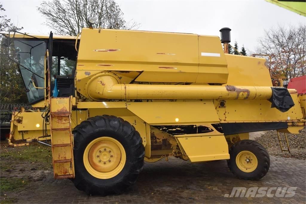 New Holland TF 42 콤바인 수확기