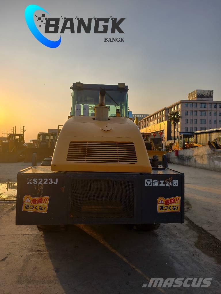XCMG XS 223 J 싱글 드럼 롤러
