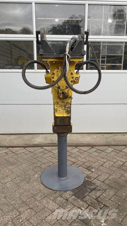 Epiroc SB452 브레이커