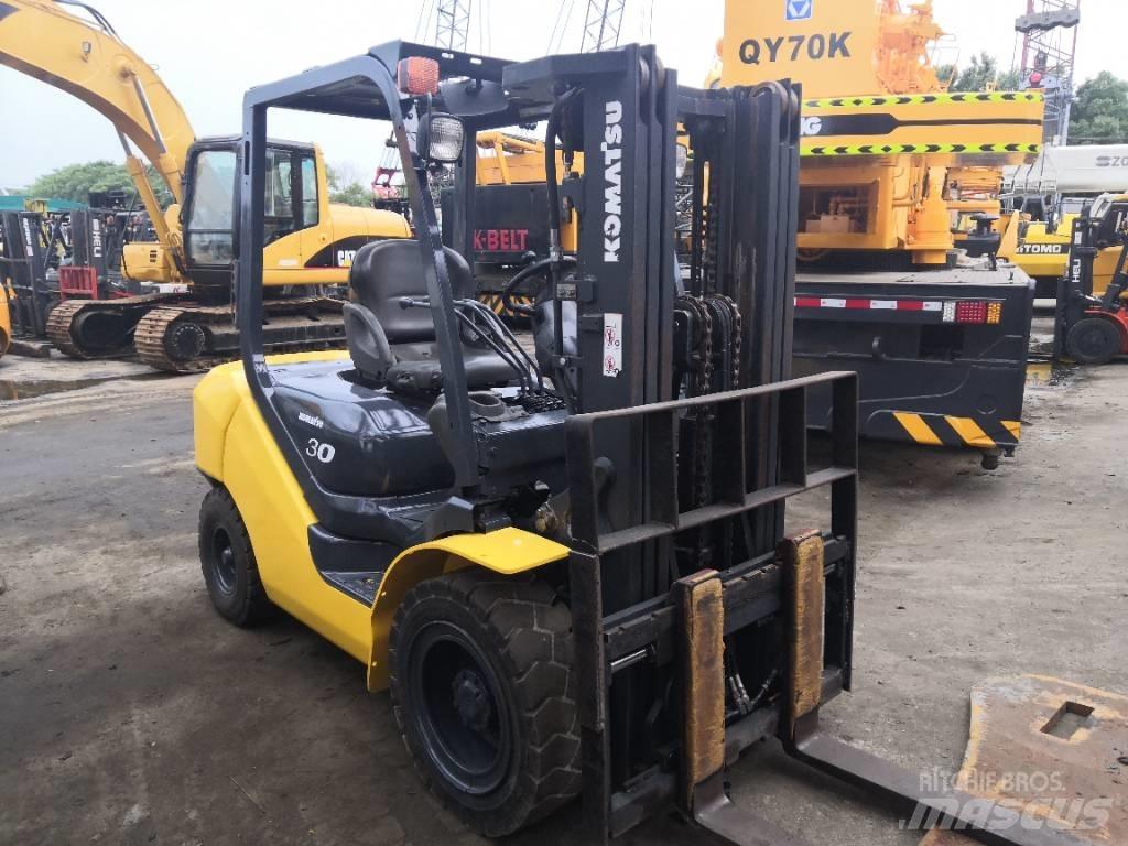 Komatsu 30 디젤 지게차