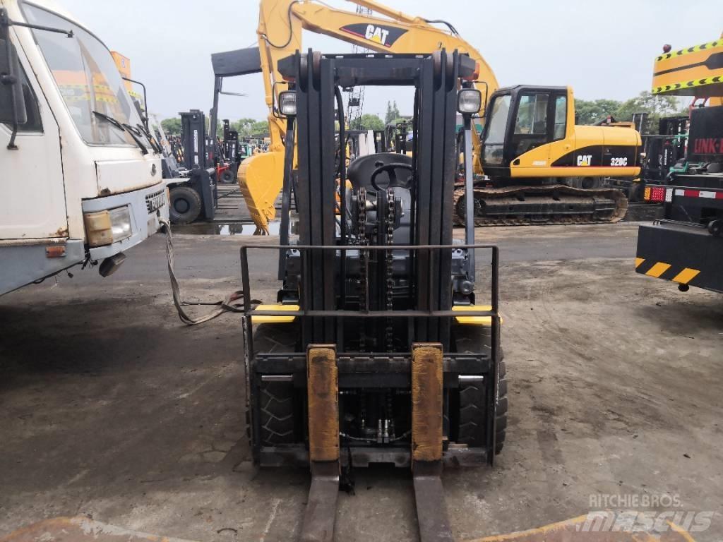 Komatsu 30 디젤 지게차