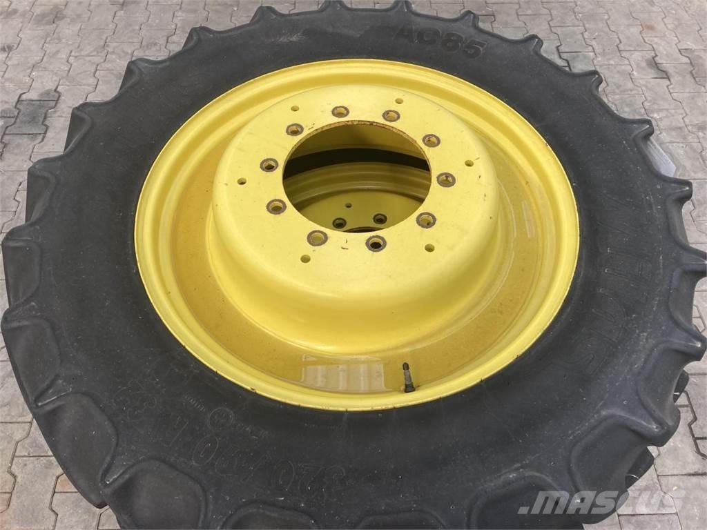 Mitas 320/90R32 타이어, 휠 및 림