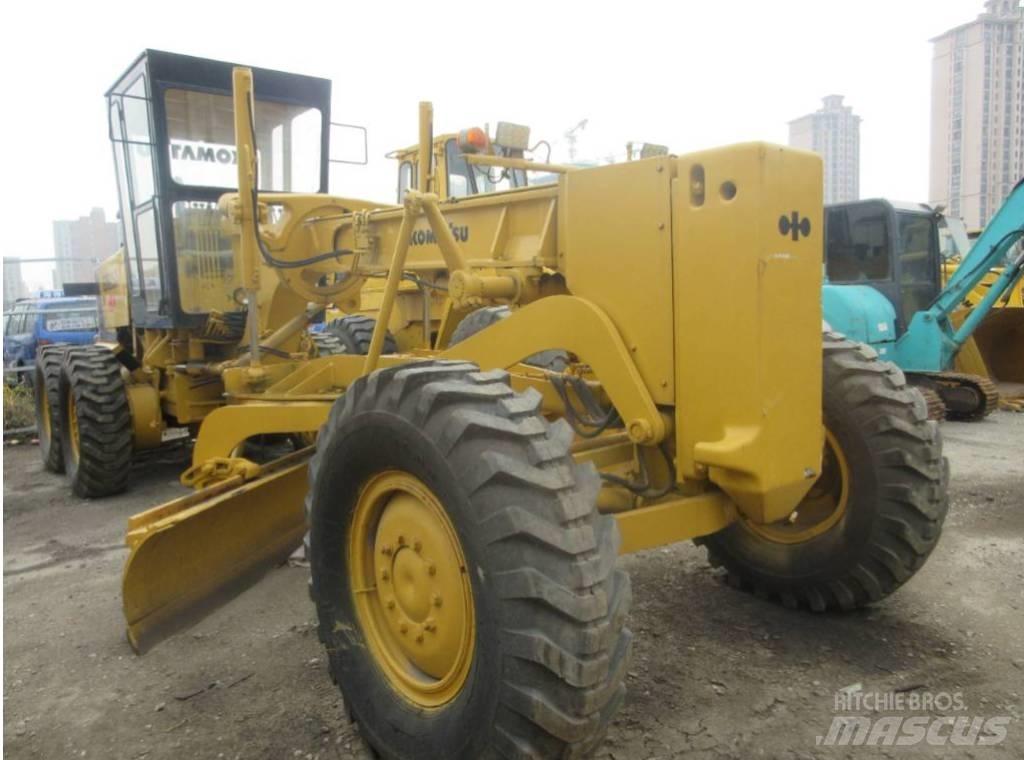 Komatsu GD 623 그레이더