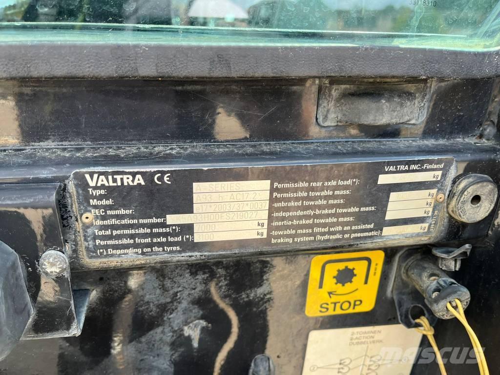 Valtra A 93 트랙터
